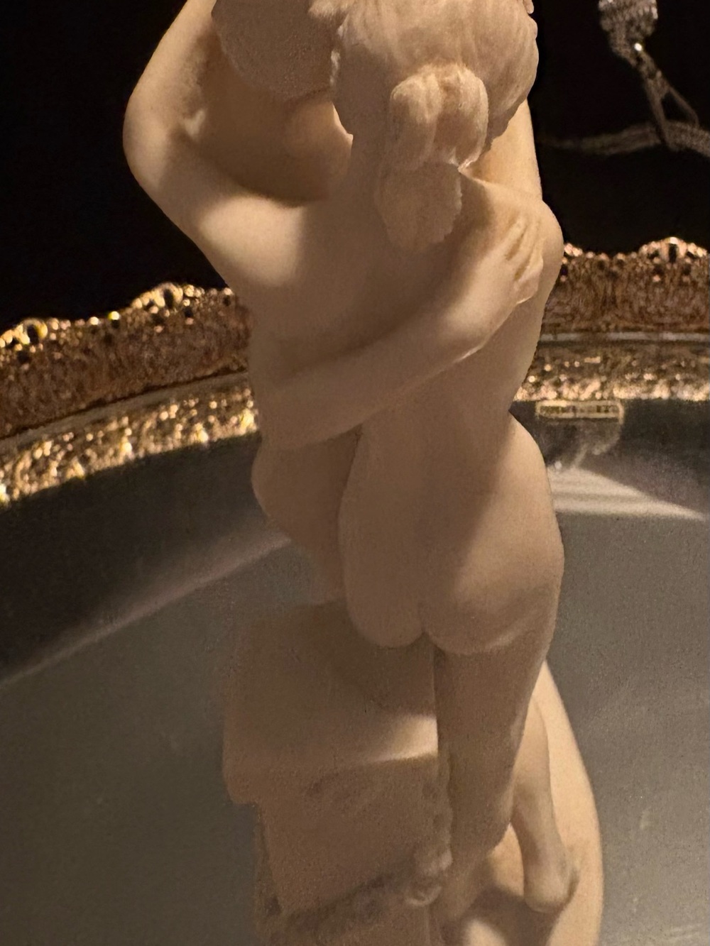 Stunning!! Three graces figurine
